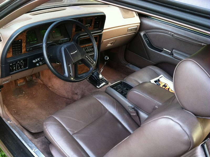 Illustration for article titled For $8,500, You Could Drive This Custom 1986 Ford Thunderbird With Great Elan